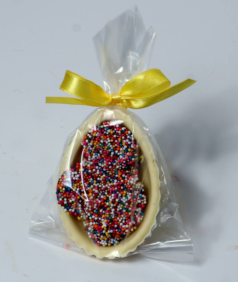 Choco_Compass's tweet photo. Indulge your spring sweet tooth with our “Crystal” Egg Cups! What an egg-cellent treat for an #Easter celebration! 🥚🐥😉 #sanford #chocolate https://t.co/VptmD7VOYO