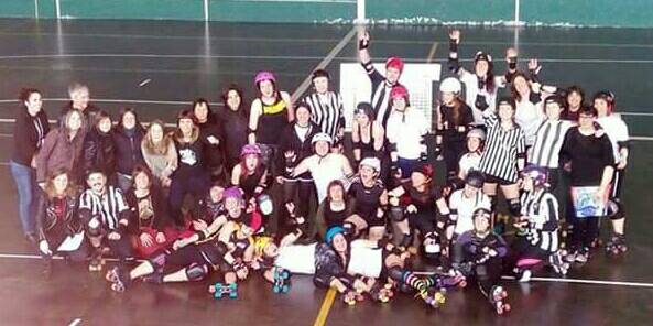Grandes días de Roller Derby. Muchas gracias a <a href="/RDIruna/">Nafarriors Roller Derby Iruña</a> por acogernos, a <a href="/zgzrollerderby/">Sicarias del Cierzo</a> por enseñarnos y a @EasoAvengers por compartirlo
