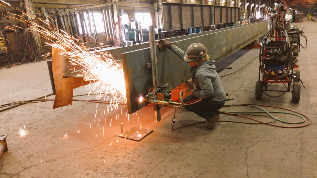nellabom's tweet image. Making #steel #TheHighWay! @HighCompanies Lancaster, PA #RebuildingAmerica #WorkSmartLiveHappy @PADCEDnews