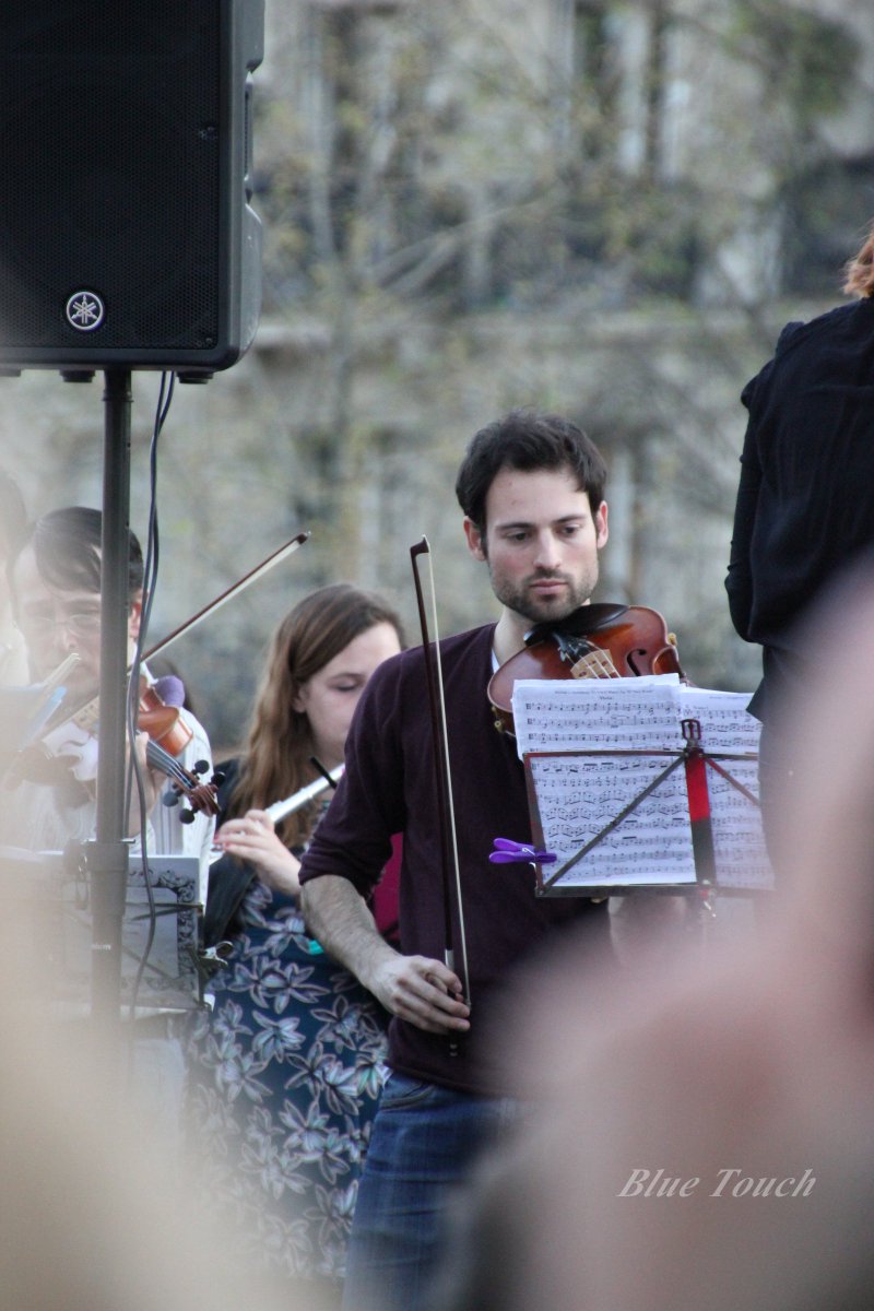 BlueTouch00's tweet photo. .@orchestredebout
#33mars
#nuitdebout https://t.co/xg9aNKku8F