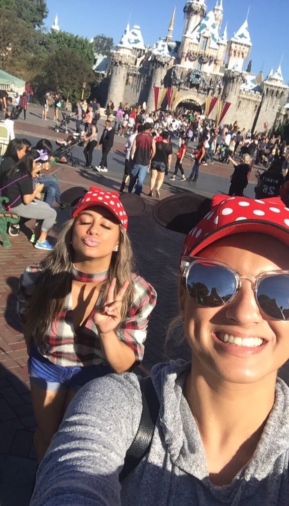 allyflashbacks's tweet image. remember when ally and tori went to disney