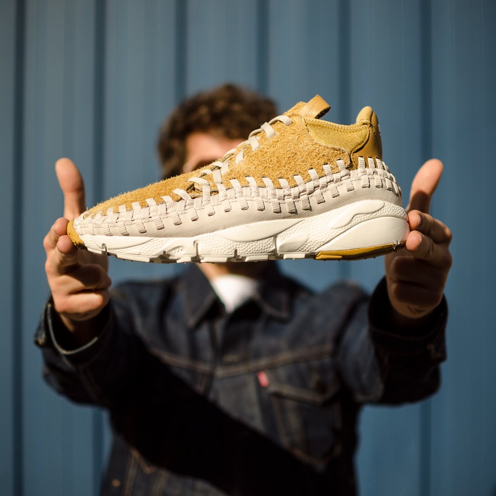 Para exponer Dar a luz Seis sivasdescalzo on Twitter: "NIKE AIR FOOTSCAPE WOVEN CHUKKA QS “HAIRY SUEDE”  Colorway: Flat Gold / Light Orewood Brown Shop them here:  https://t.co/kAAfg6txoA https://t.co/2voSITLoXN" / Twitter