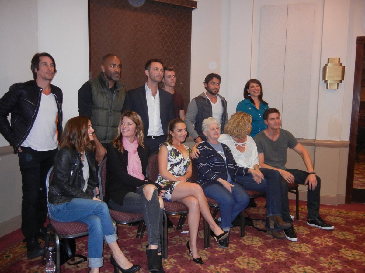 jd51800's tweet photo. @Robertpwatkins Thank you all for being there. Had a great time and so did my Mom. https://t.co/5655OQlKKF