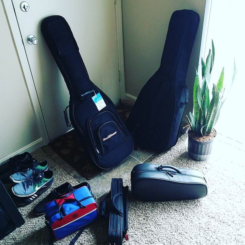 monteskelton's tweet photo. Well, I'm ready to leave for work now. 😊 #musiceducation #blessed #selfmotivationmode #multiinstumentalist #twitter https://t.co/djOaxc5UKE https://t.co/L71zBTX65u