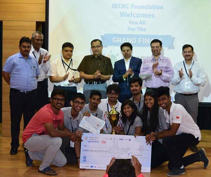 SatishEcity's tweet photo. #smartindiahackathon2017 My son and team won 1st prize at Jaipur #KSIT https://t.co/1blN6AnkXj