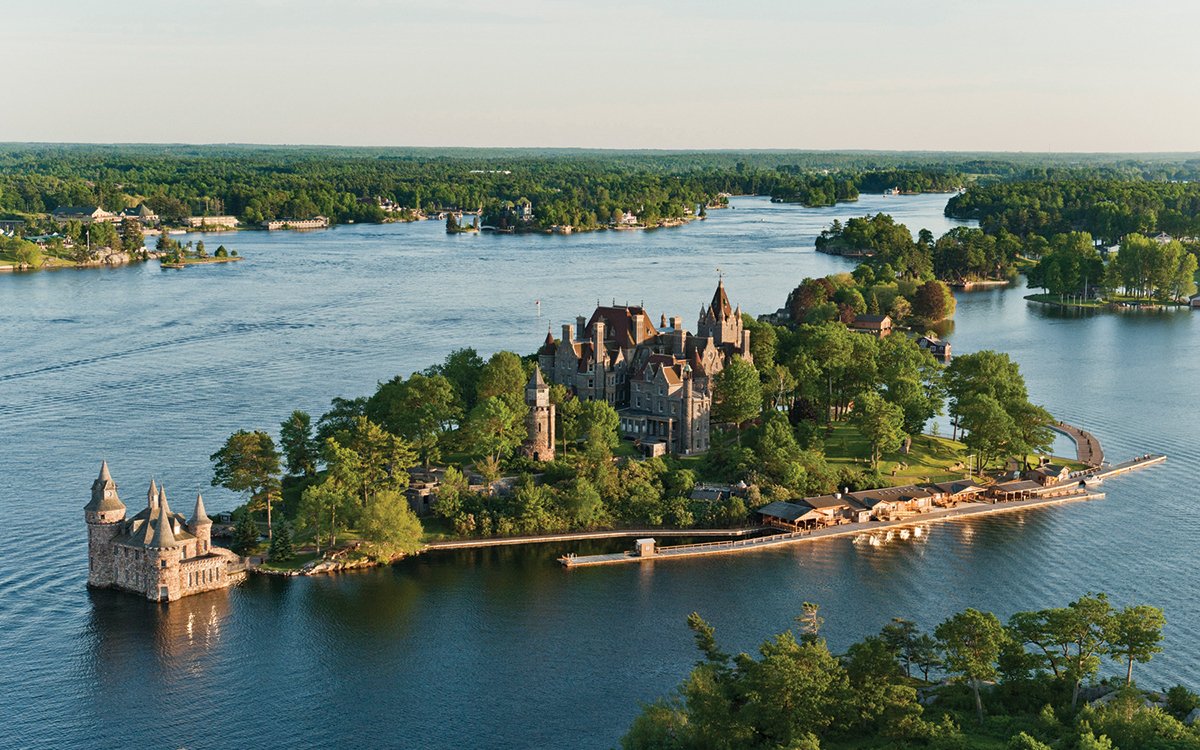 And the winner of #NYMarchMadness is... <a href="/Boldt_Castle/">Boldt Castle</a>! ✨🎉 Thanks to everyone who voted. Learn more: goo.gl/cEh8ju