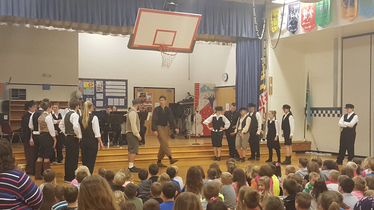 csdramaclub's tweet photo. A little bit of the elementary school performance this afternoon https://t.co/C5Kd6sVhuX