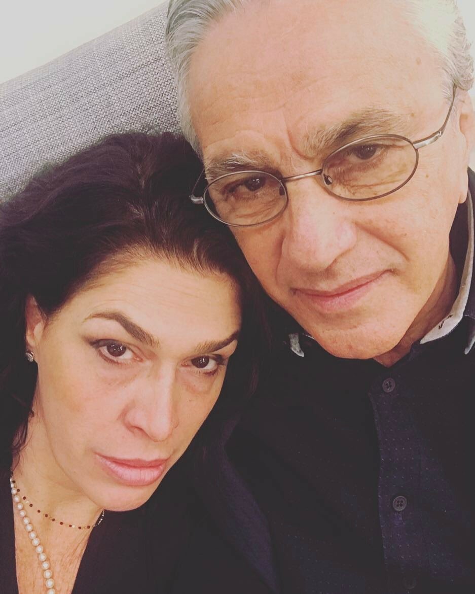 PaulaLavigne's tweet photo. A pedidos! 🙊 eu e Painho! ❤️👈🏽 #PaulaLavigne #CaetanoVeloso #mainhasny 🍀👈🏽 https://t.co/ZFCRnGVQcb https://t.co/ekbNzye2me