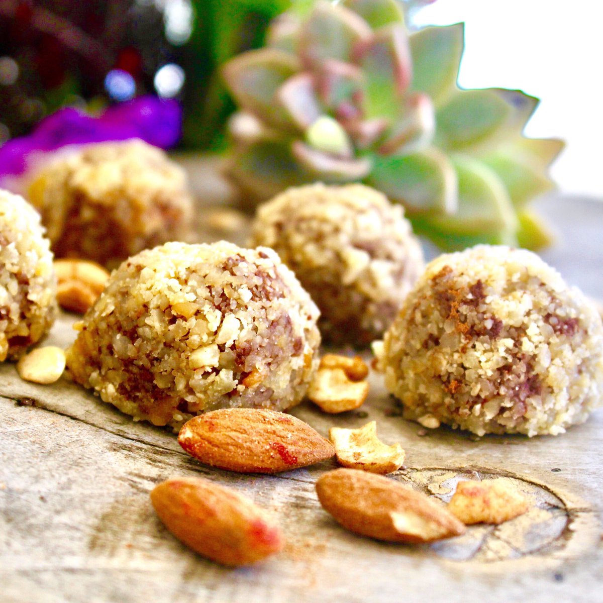 urlovedfoods's tweet image. Our #chocolate #fudge #truffles have 1/3 the fat & 1/2 the calories of regular 🍫. No added sugar’s, syrups, #erythritol, #xylitol & no #soy!