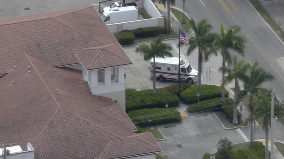 #BREAKING 5 taken to hospital after ingesting unknown substance in Hollywood bit.ly/2ouceW2 https://t.co/FDnmOYhmVz