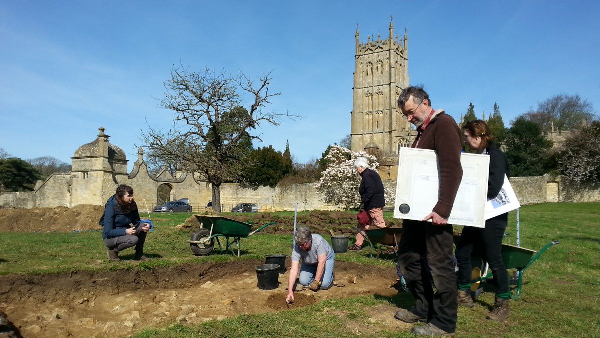 Just back from a lovely visit to #OldCampdenHouse where <a href="/campdenhistory/">CampdenHistory</a> #volunteers were all hard at work on @BigLotteryFund #archaeology.