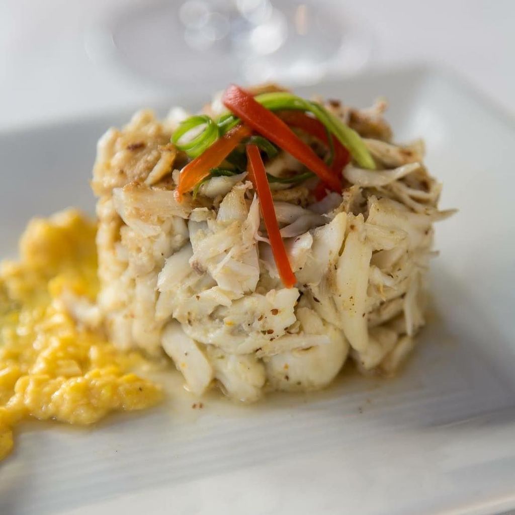 Our crabcake has no fillers only jumbo lump crabmeat bounded by white ravigote sauce. #noladining #followyournola … ift.tt/2nBhSSl