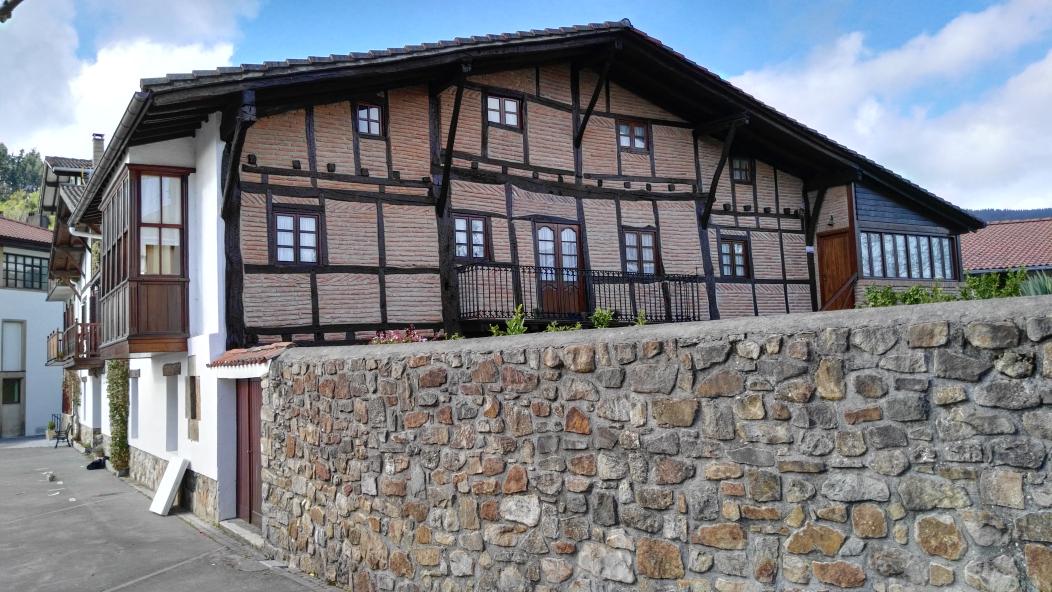 euskalsouvenirs's tweet photo. Pueblos de postal - Posta-txartel herriak.
#Arrieta (Bizkaia).
@turismo_vasco @i_Euskadi @Basquetour_eus @FBidaiakF @SistersCity @BesteAlde https://t.co/Jhgwut5GS6