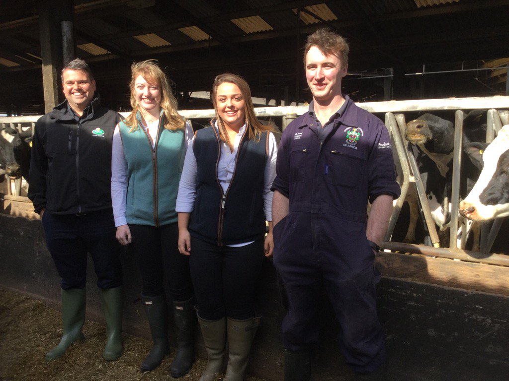 UoNBioscicareer's tweet photo. Good day - fantastic support from @UniOfNottAlumni Laura &amp; Alice to #uonbiosciplacement #progressiveyoungfarmer Rob https://t.co/TwbYhlXZdX