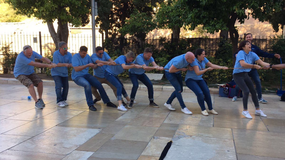 ExperienciasDep's tweet photo. Seguimos disfrutando del #TEAMBUILDING en pleno centro de #Málaga https://t.co/yxiZwqVs1H