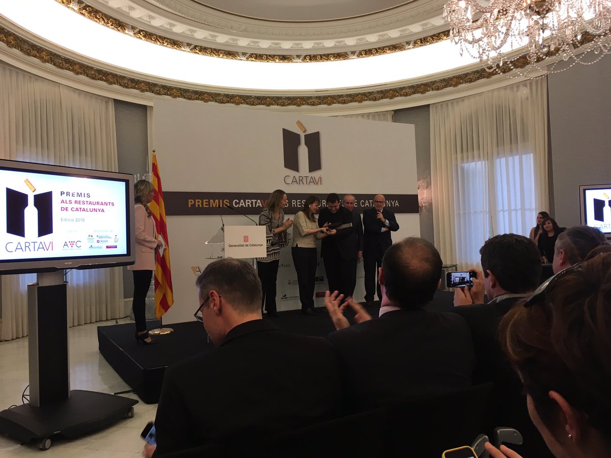 Premi Especial Cartavi a la figura d'una gran persona, algú que sap comunicar i transmetre vi: <a href="/JosepPituRoca/">Josep Roca Fontané</a> (<a href="/CanRocaCeller/">El Celler de Can Roca</a>)