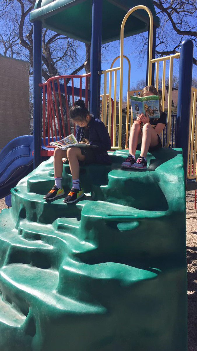 Grade4BH's tweet photo. Taking advantage of the beautiful weather to do some silent reading https://t.co/arLgV6ckCM