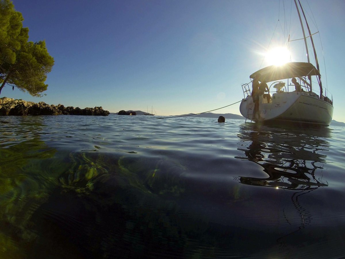 Wouldn't you rather be here right now? 🌞 #mondaymotivation #staytuned pleema.com