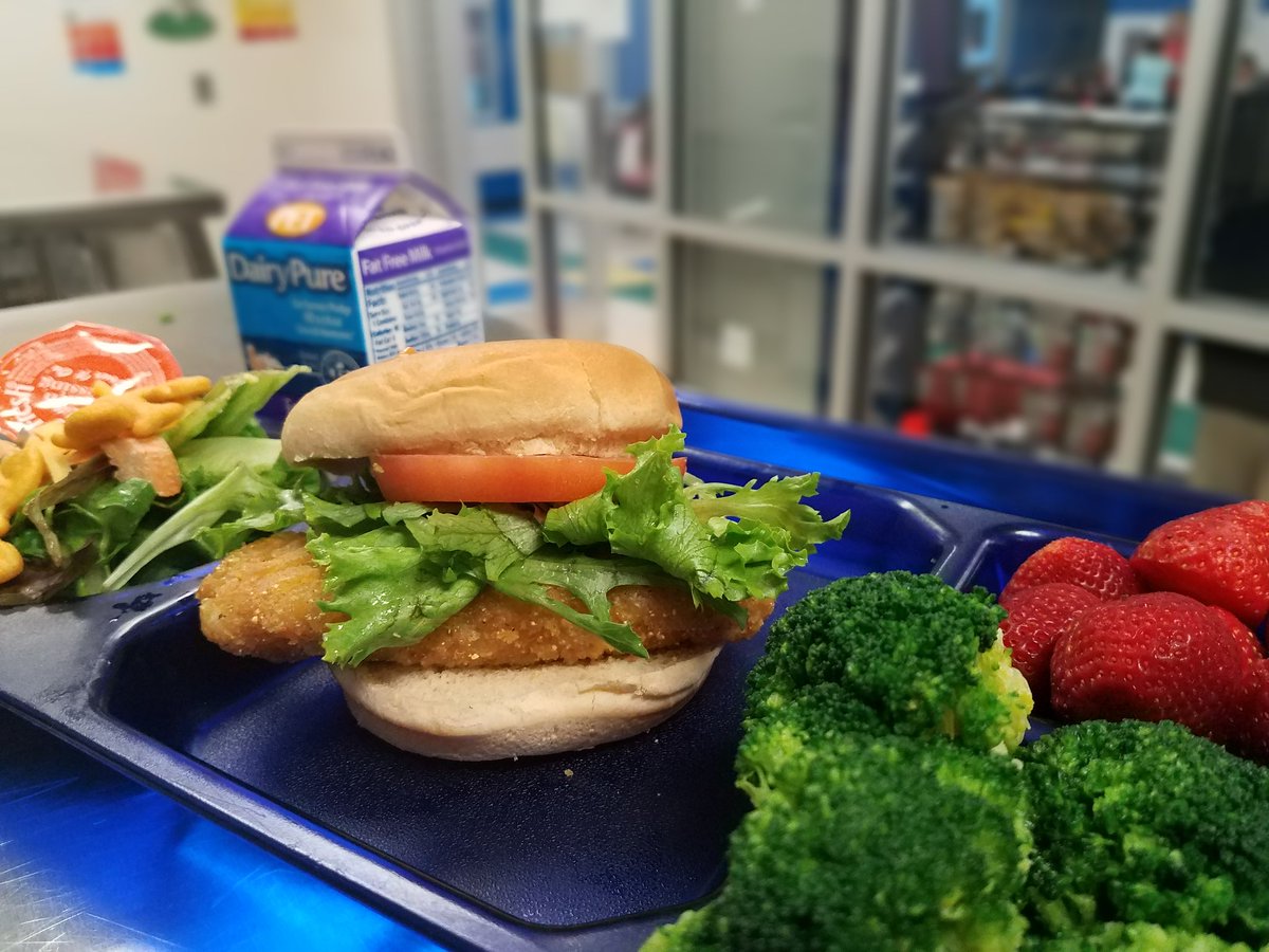 SchoolFoodRocks's tweet photo. Taste testing heart healthy Potato Crusted Alaskan Pollock with Monaview Elementary students today. They absolutely LOVED it! #Seafood2xWk https://t.co/ENI6GgPtHV