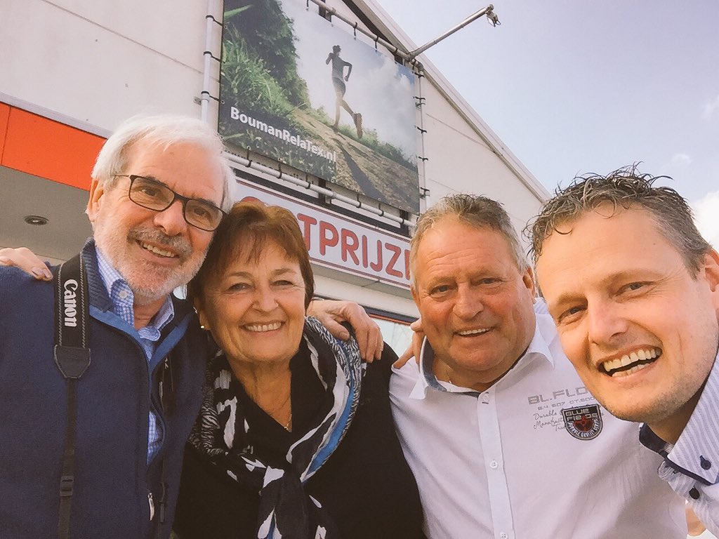 BOUMAN_SPORT's tweet photo. Altijd leuk: Arie Wezemer (van de #ROPARUN) was vandaag bij ons voor een interview tbv de #ROPAREADER https://t.co/MfNpfzDHRJ