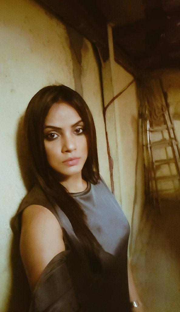 nituchandra's tweet photo. Good Night my Dearssssss 😊😘 https://t.co/Xxi2fBErWE