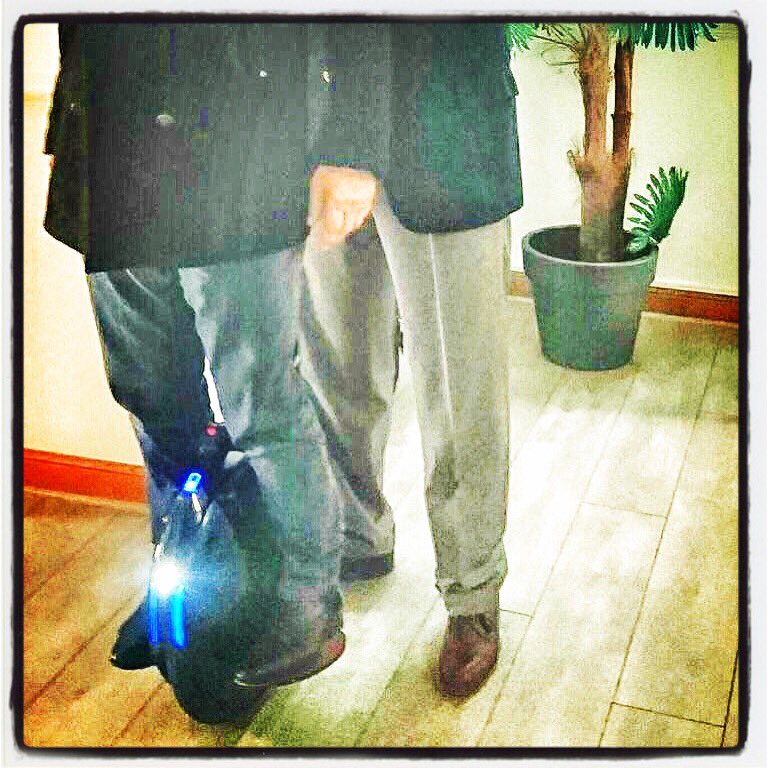 OPUS_IN_FIDE's tweet photo. Séquence #teasing & #écomobilité avec #GerarddAboville ;-)
💙❤🌍💦🚣⚓️🛶⭕️🔋👍
Mystère...
#FannyAdam #DavidAlonso #MarketPlace #LeCargo_co #EFFORST https://t.co/4Xp5CPSMRW