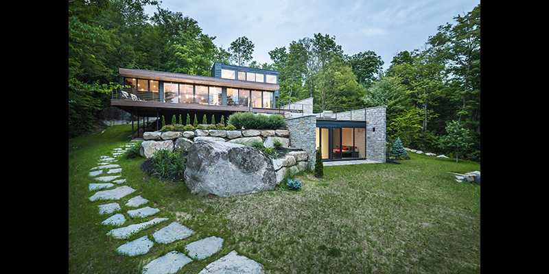 CanadianREHH's tweet image. Yes To The Estrade Residence By #MUArchitecture, #Quebec | #Houseporn houseporn.ca/architecture/a… #CanadianArchitecture