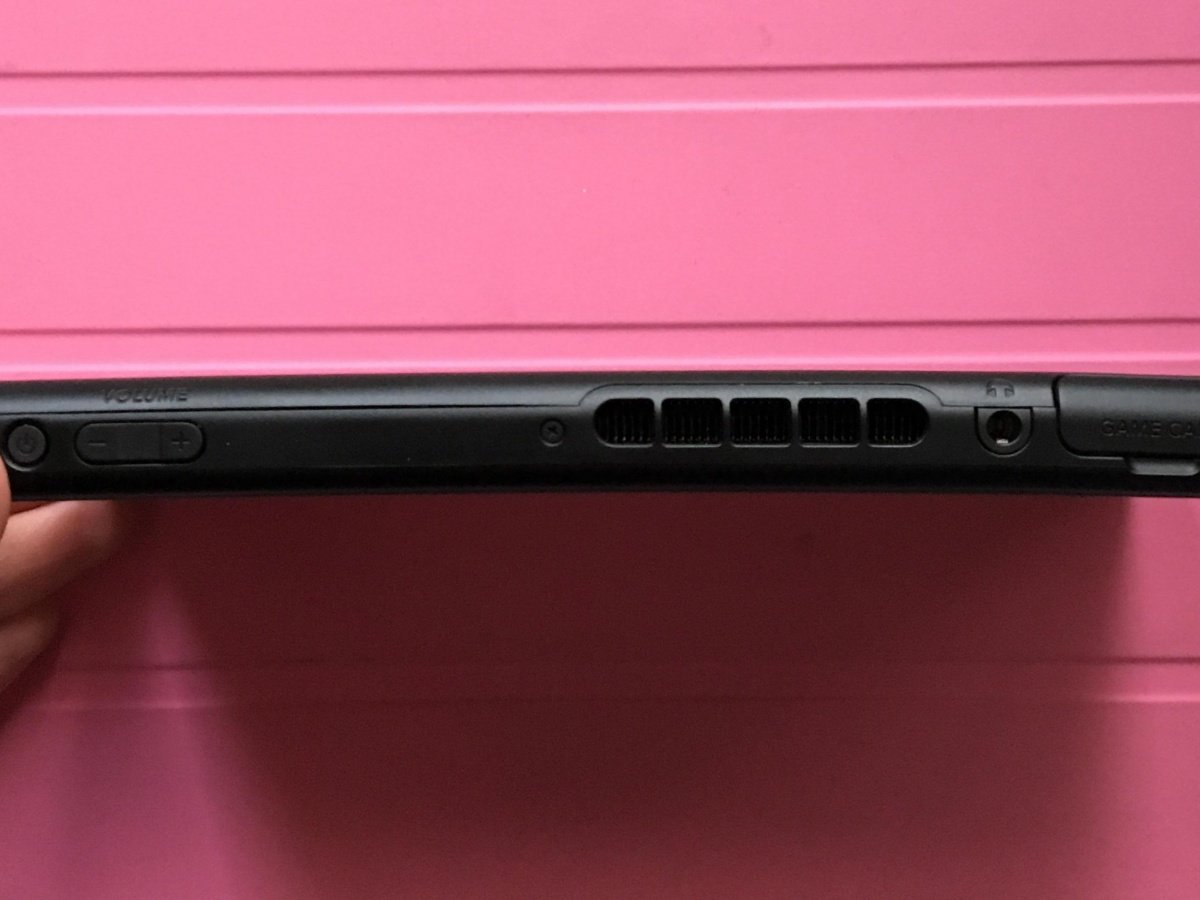 nintendolife's tweet image. Forget Scratched Screens And Joy-Con Problems, "Warp-Gate" Is The New Nintendo Switch Issue bit.ly/2oAUTIe #Repost