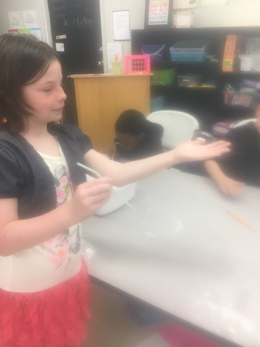 delisahiggs's tweet photo. How do YOU make a bubble? #useastraw #blowslow #cleanfun @MXRComets https://t.co/c8oyh0Nfp6