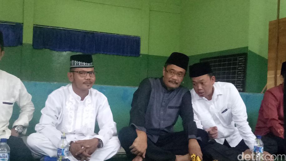 detikcom's tweet photo. Nusron: Djarot Saiful Hidayat dari Lahir Sudah NU https://t.co/gVr6De8hZx https://t.co/ZXUB0rHxgk