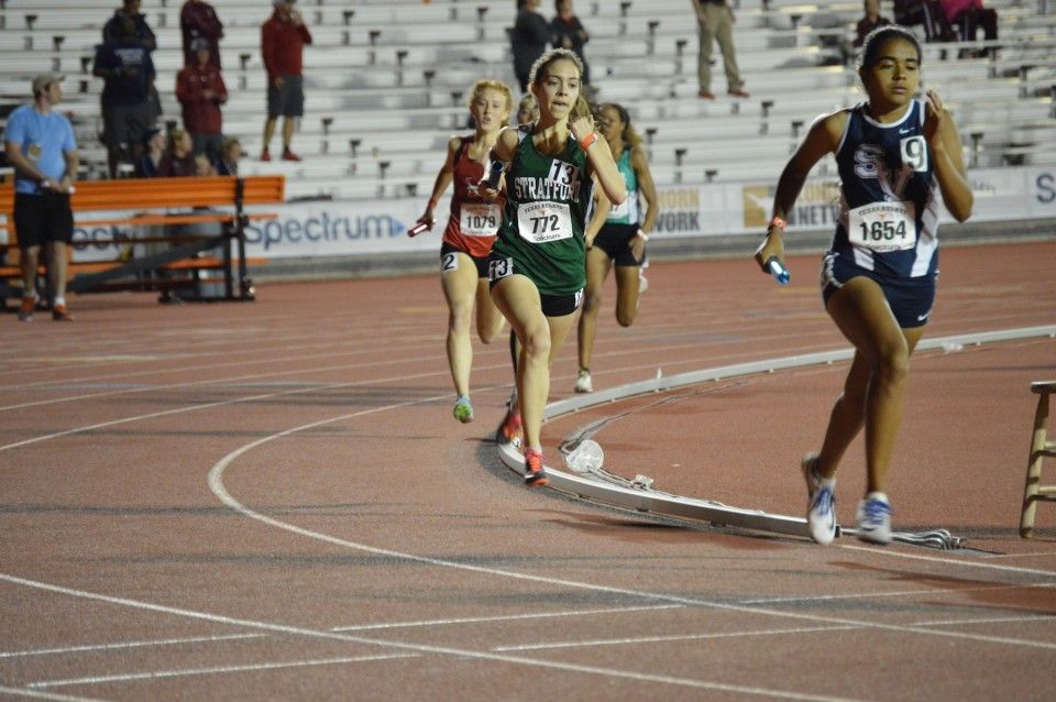 Siemers_XC_TF's tweet photo. Hope Sage, Maddie Harms, Ella Gibb and Fay Gibb run the DMR at Texas Relays. 
Photos by Frankie Rodriguez &amp; Bryan Deibel of @TXMileSplit https://t.co/qvIE2kXQas