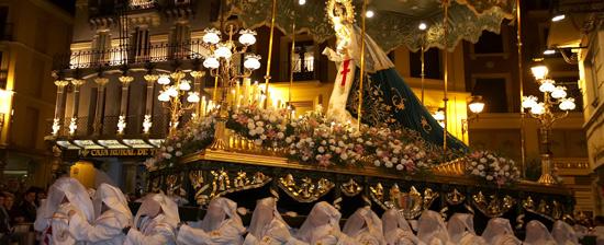 Se acerca la Semana Santa de #Teruel en la que se verán imágenes tan bonitas como estas. ¡Ven a disfrutarla con nosotros!