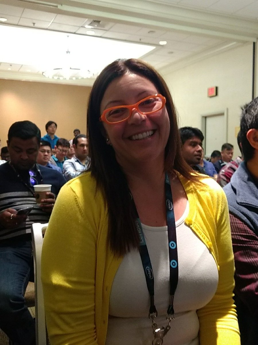 palmyrapro's tweet photo. #motorolan @danielagareri watching @gianfrancolanci talking about @lenovo and Moto partnership & amazing products. Ben Fatto! #WeAreLenovo https://t.co/j1sXLazuVy