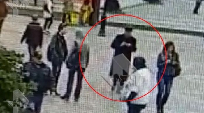 Agenzia_Ansa's tweet photo. #SanPietroburgo Bomba nella metropolitana, 14 morti. Medvedev: 'E' stato attacco terroristico' - DIRETTA https://t.co/B6BpvlZNWK https://t.co/IGBMUUej0c