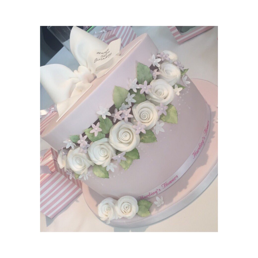 HardingFlowers's tweet image. 50th Birthday cake was a hatbox!! #hardingsflowers