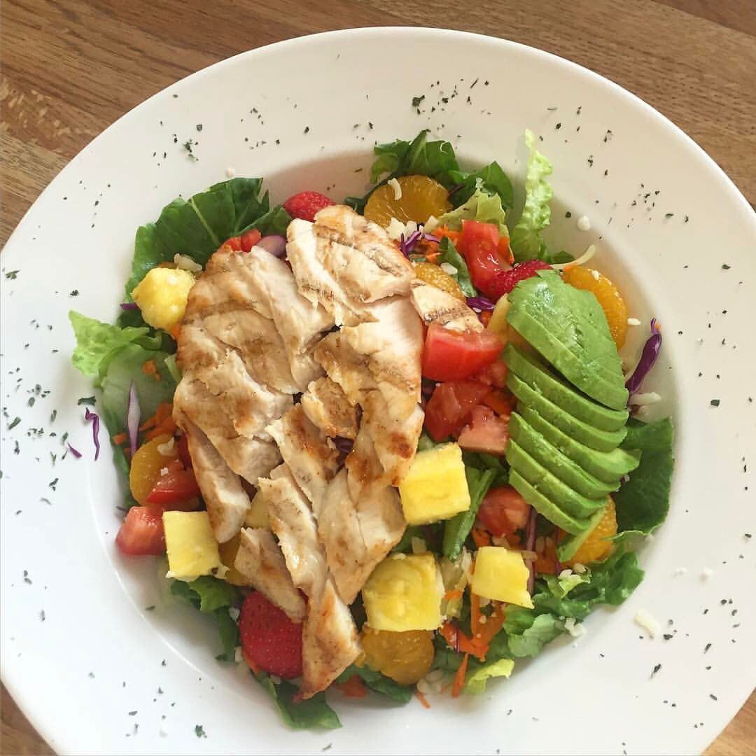 Looking for a place where you can find healthy fresh-made #salads? Look no further! #salad #bestsalad #yelp #yelpoc #santaana #orangecounty