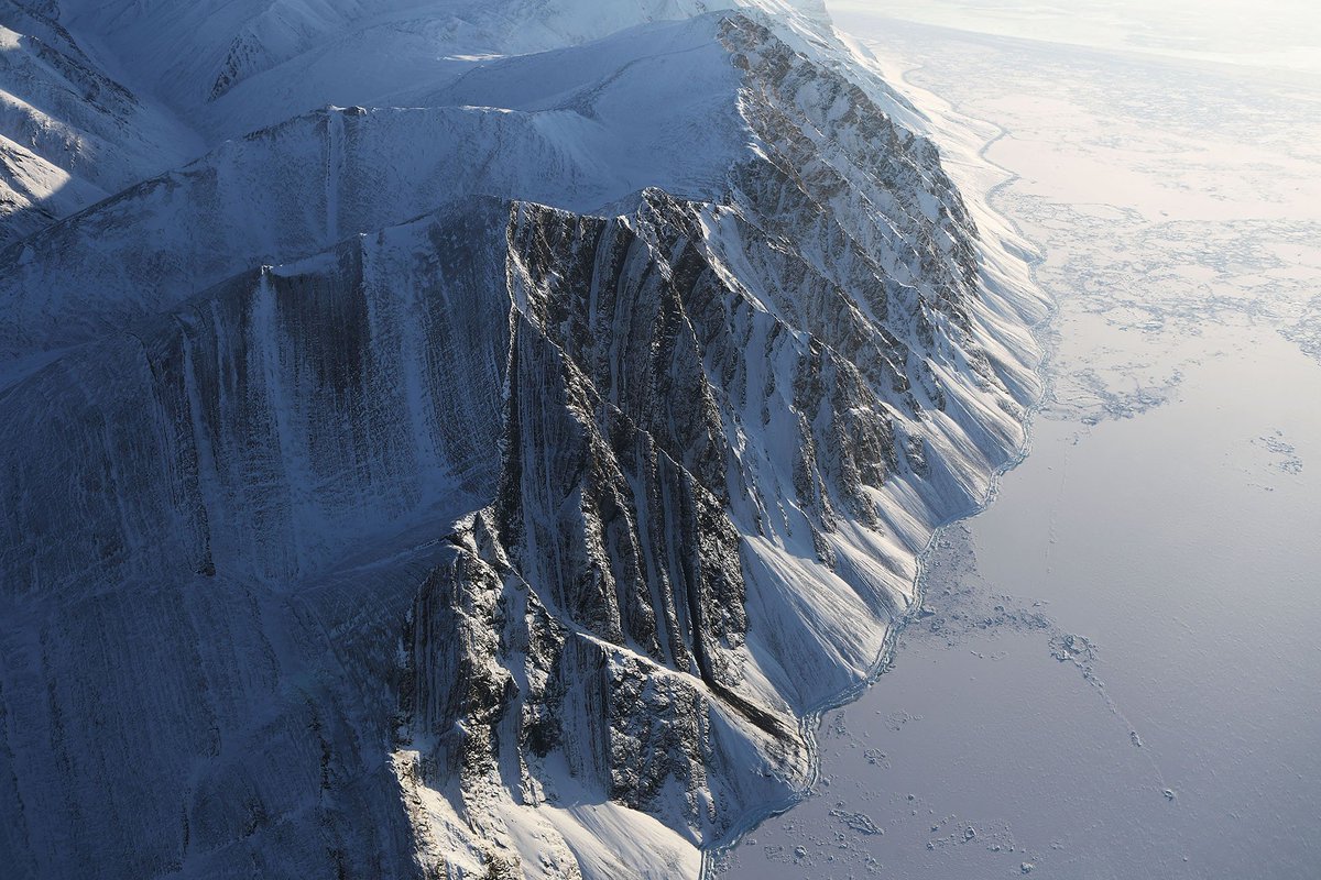 TheAtlPhoto's tweet photo. Above Canada and Greenland With NASA's Operation IceBridge - Breathtaking images from Getty photog @mario_tama - https://t.co/7BeZOGMrkE https://t.co/YtvKCnz37R
