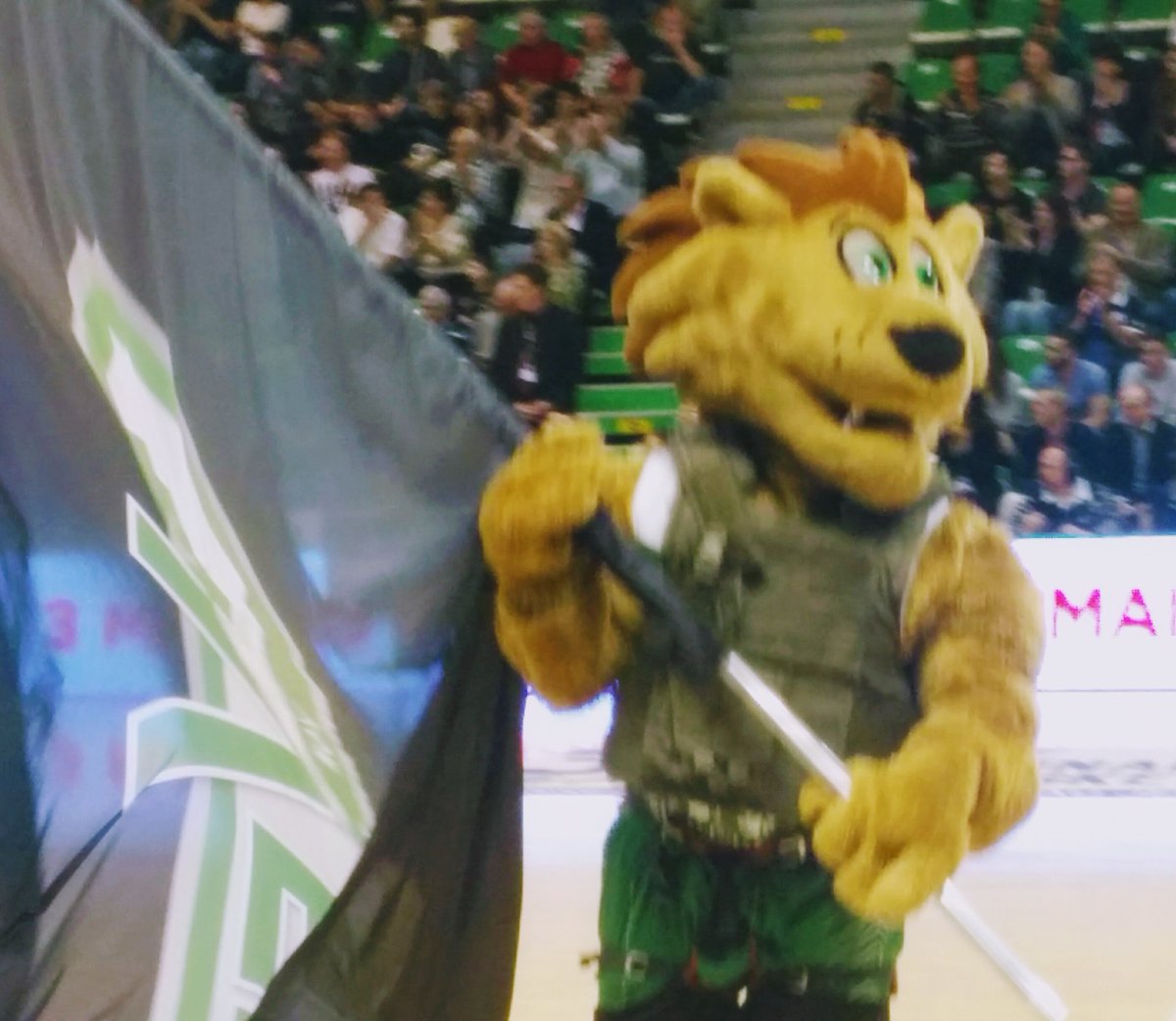 Musartillerie's tweet image. [direct]#MusArt et #7Rmat opération #AsvelArmy #fiersdenossoldats. @armeedeterre @Defense_Sud_Est @LaCABAT