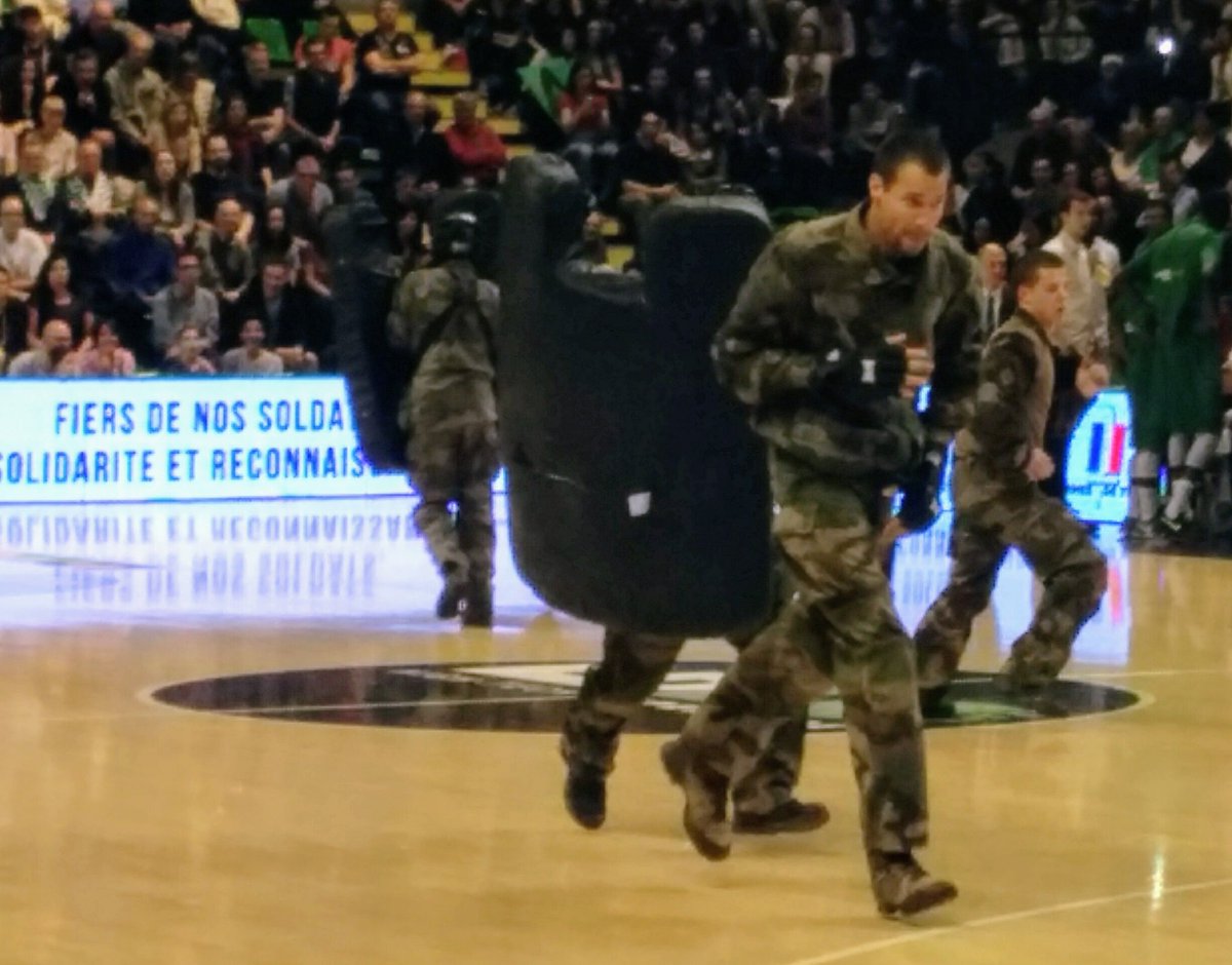 Musartillerie's tweet image. [direct]#MusArt et #7Rmat opération #AsvelArmy #fiersdenossoldats. @armeedeterre @Defense_Sud_Est @LaCABAT