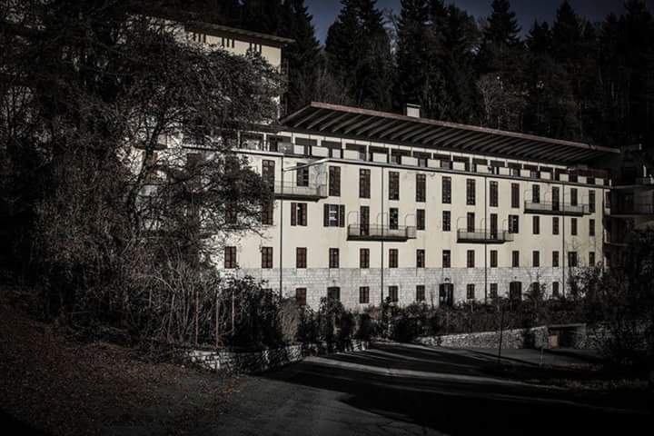 Cold_places's tweet photo. STAY TUNED a breve in escursione ....
1° Roc Monte Venda
Istituto pediatrico col Perer
Chiesa doppia e Manicomio(info messaggio prv) https://t.co/t4zNPAeT6c