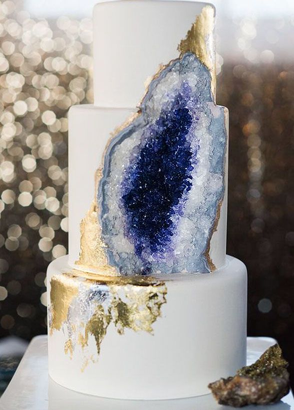 TridentJewels's tweet photo. We love this elegant wedding cake -- isn’t it gorgeous? https://t.co/zbQZyyhveb