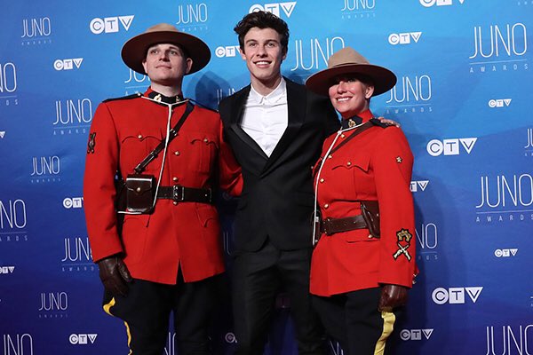 LarsHagberg's tweet photo. Here are some of my pixs from @TheJUNOAwards shot on assignment for @AFPphoto https://t.co/FL7JLKrgou #juno #juno2017 https://t.co/RdW81hwGHb