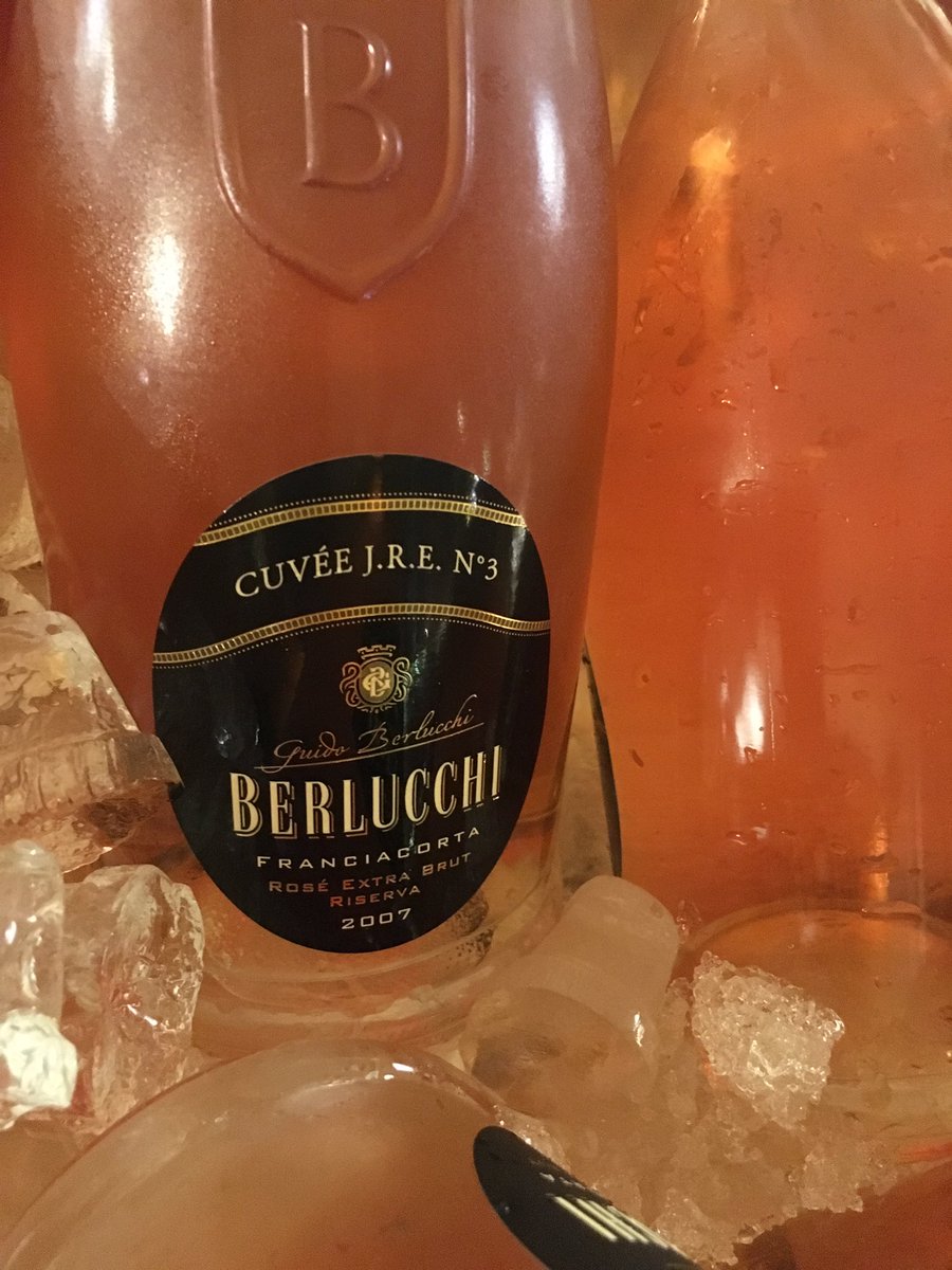 La cuvée Jre N.3, aperitivo di <a href="/BerlucchiWine/">Berlucchi</a> a #jrecongresso