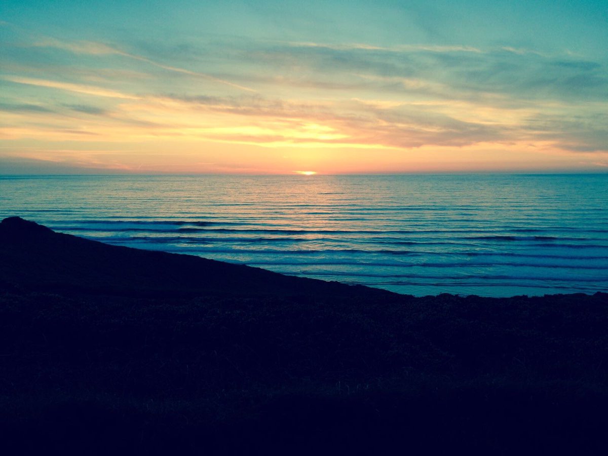AllCornwall's tweet image. Perfect sunset over Fistral beach, Newquay last night. #Newquay #Cornwall #FistralBeach #CornishSunset