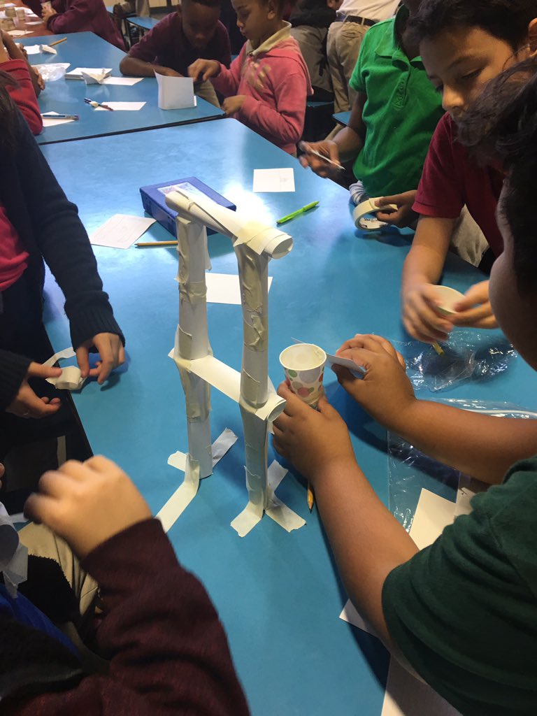 MsColeClassroom's tweet image. 3rd grade loves STEAM! #learningisdoing #STEAM @ALX_Adventurers @AliefScience
