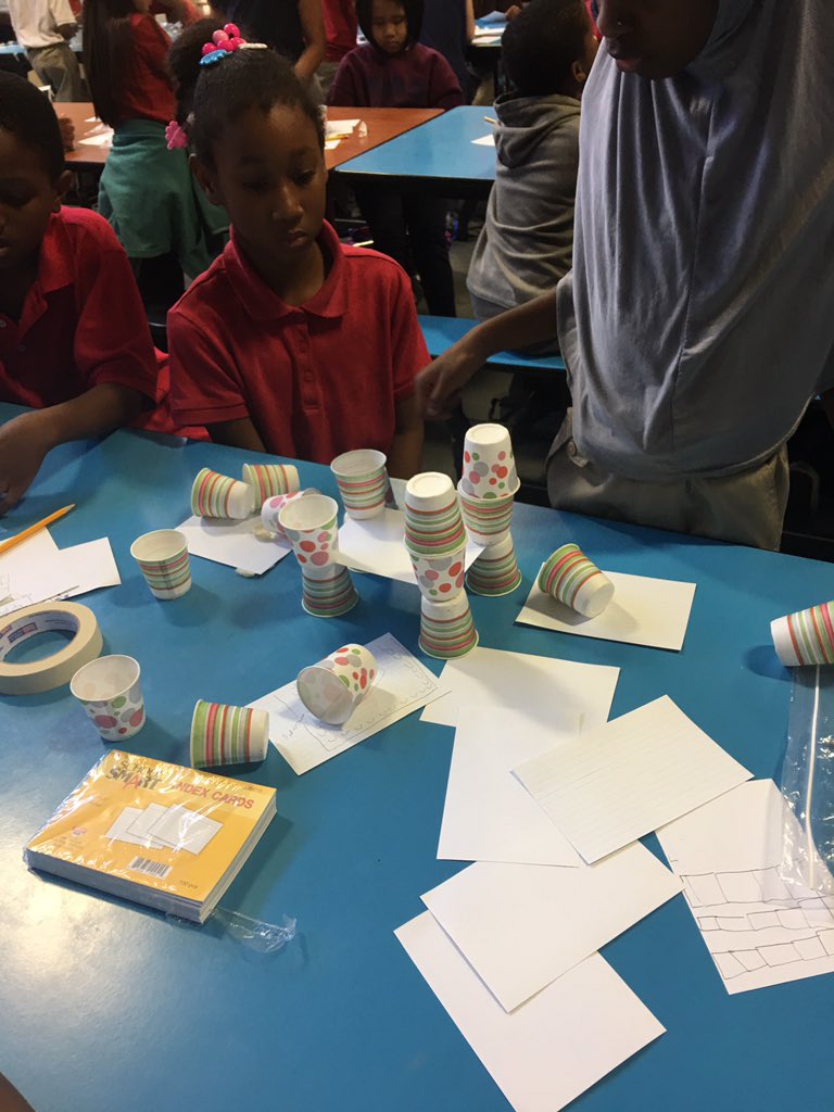 MsColeClassroom's tweet image. 3rd grade loves STEAM! #learningisdoing #STEAM @ALX_Adventurers @AliefScience