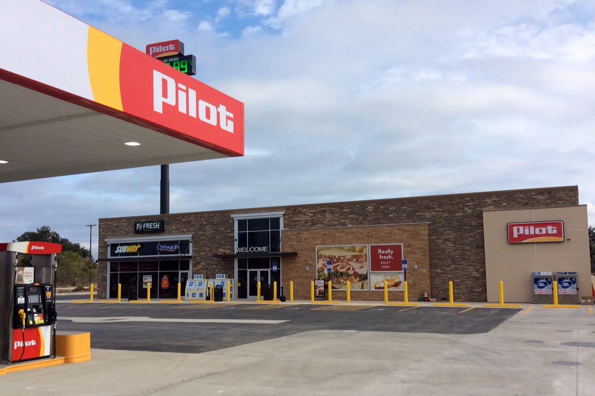 MichaelAnnett's tweet photo. If you text PFJRacing to 30311 and download the #myPilotapp, it will not only save you time, but will save you money, try it out. 
#TeamMA https://t.co/FcQRkpzPS4