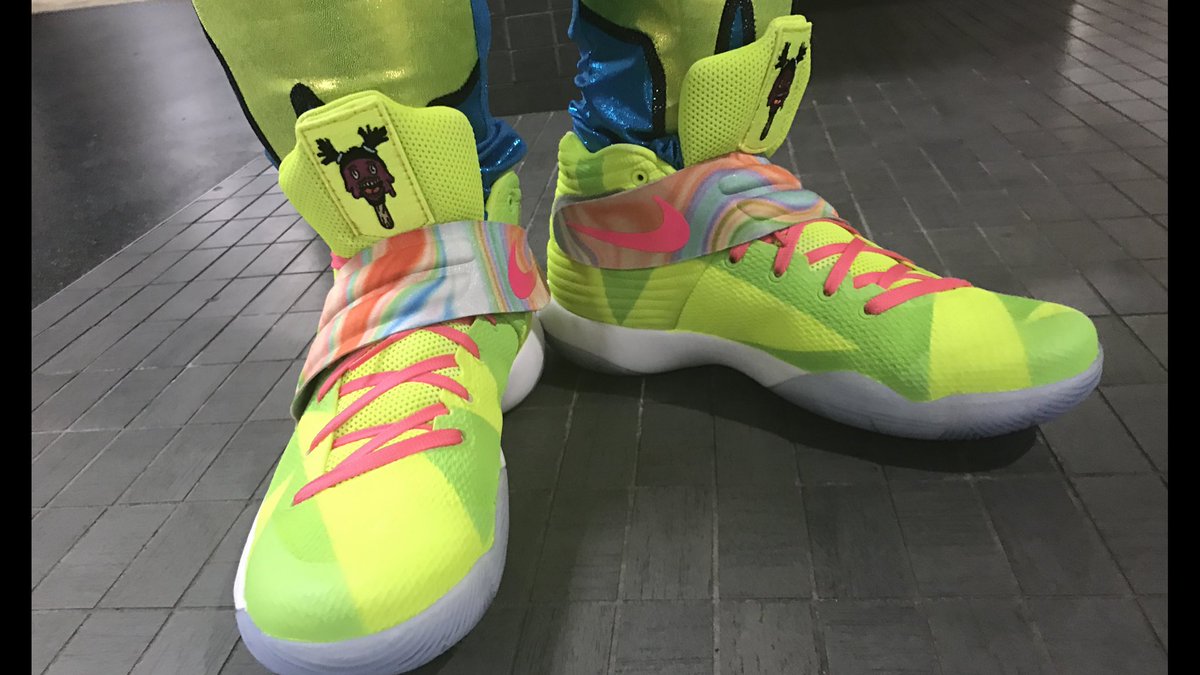 kofi kingston nike shoes