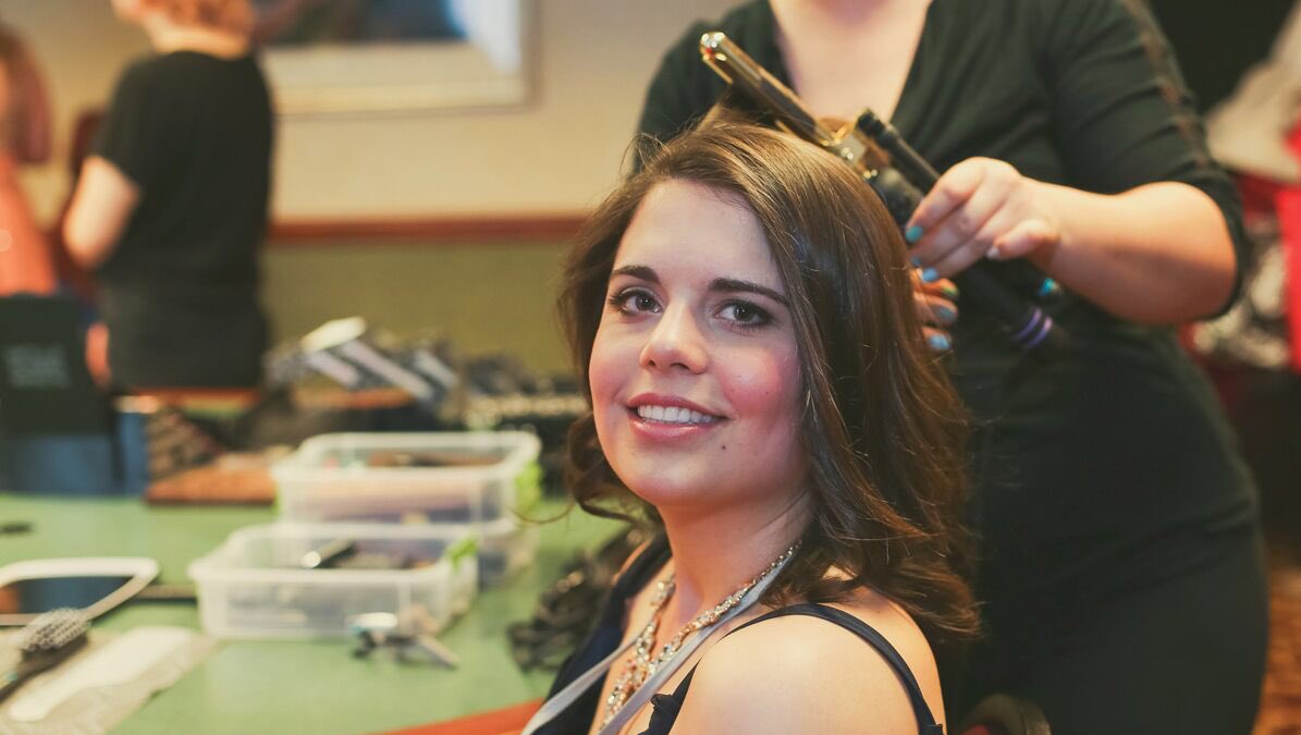 Our team of hair and makeup pros are ready … are you? Make it “A Night to Remember” on 4/30! 

ow.ly/Q8uQ307vqTc #ANTRPGH