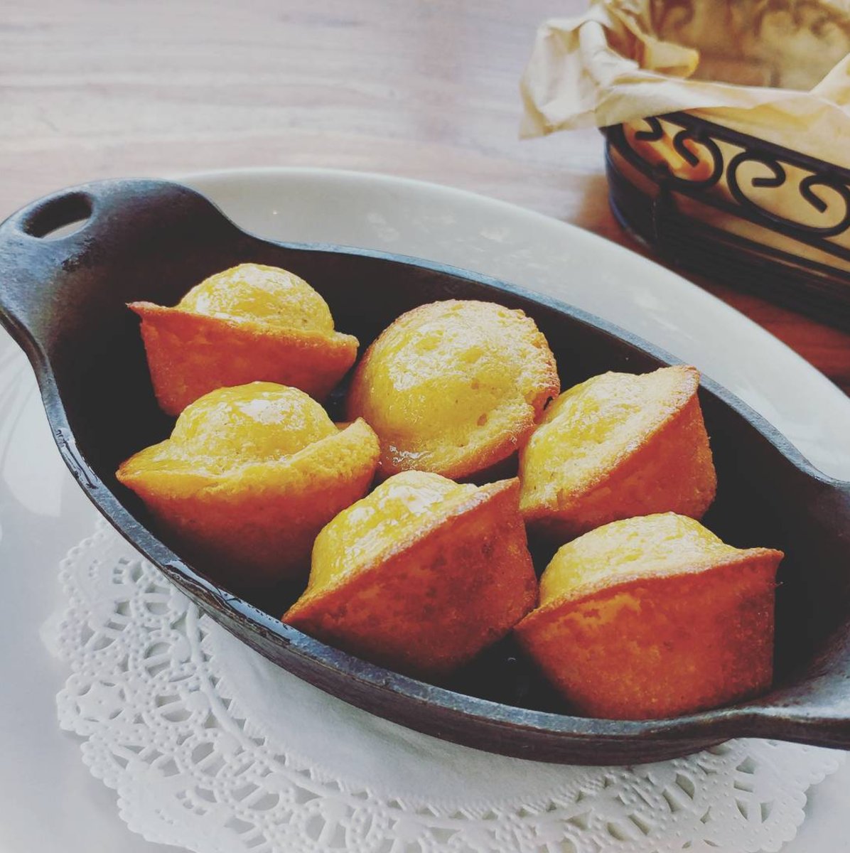 BoxingRoomSF's tweet image. My muffs my muffs, my muffs my muffs my muffs, my lovely cornbread muffs #checkitout 📷: timmyinsf